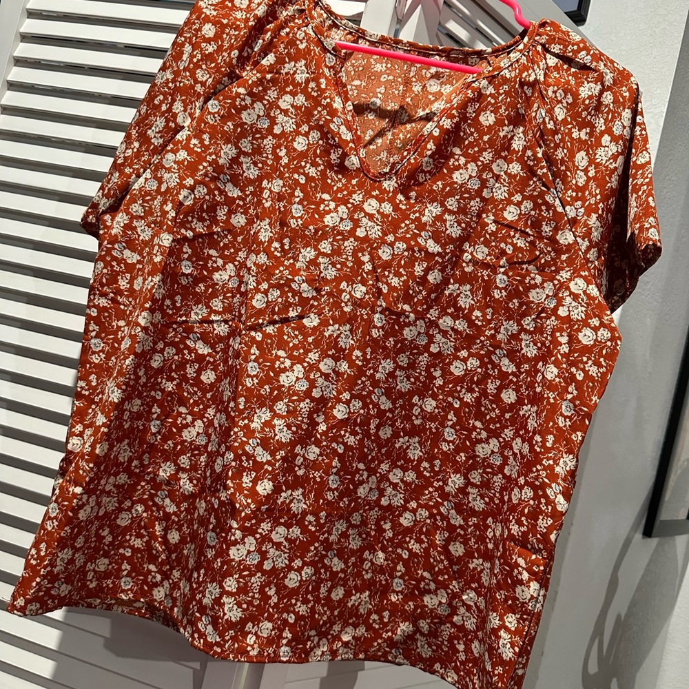 SHEIN Rust Orange Floral Short-Sleeve Split-Neck Blouse